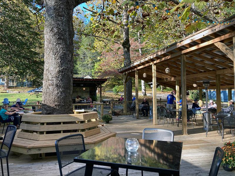 15 Central Georgia Cajun Gems That Locals Love To Keep Secret - Decor Hint Bleu Canoe