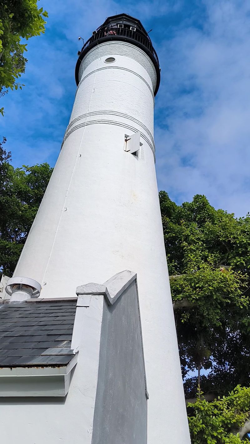 Climb These 7 Florida Lighthouses And You Finally See How The Coastline Fits Together - Decor Hint Key West Lighthouse