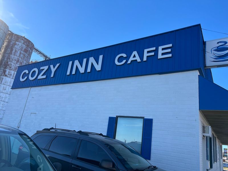 Cozy Inn Cafe, Holdrege, NE