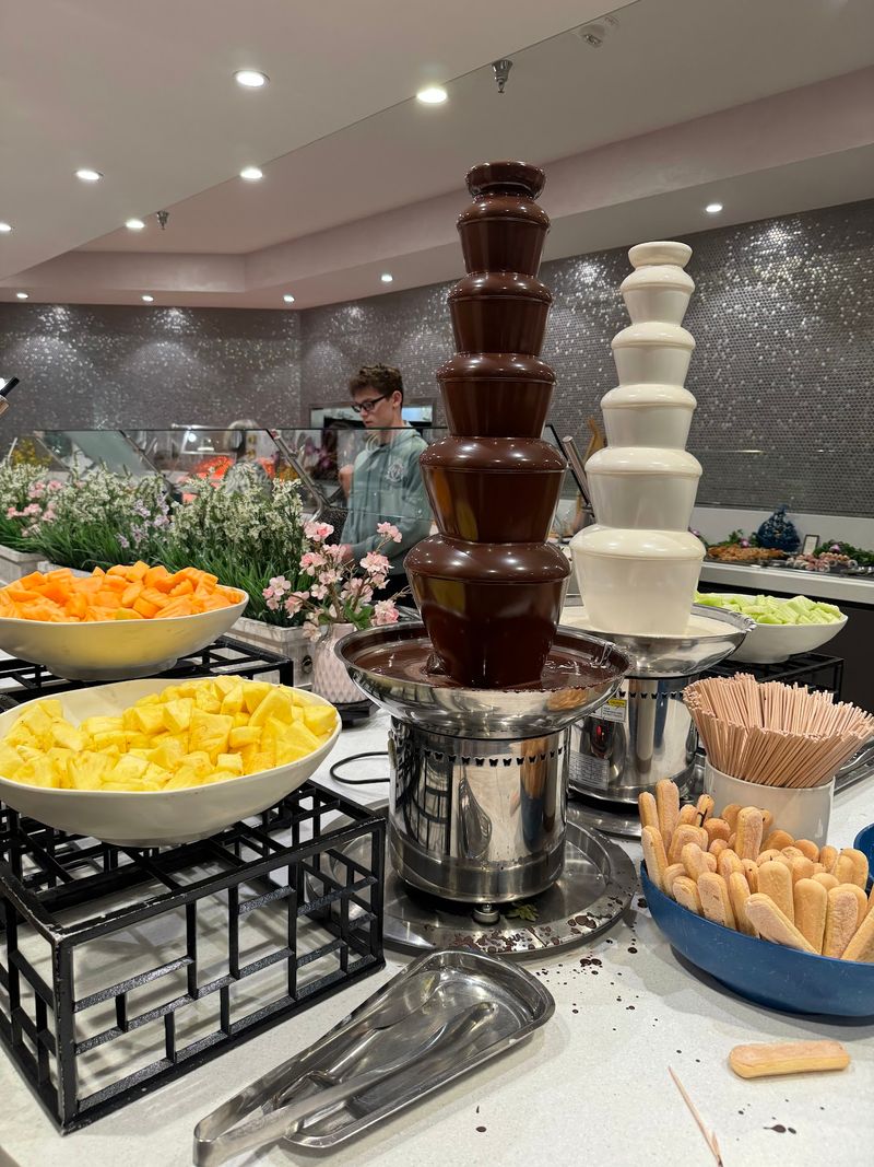 Dessert Station Worth Holding Back For