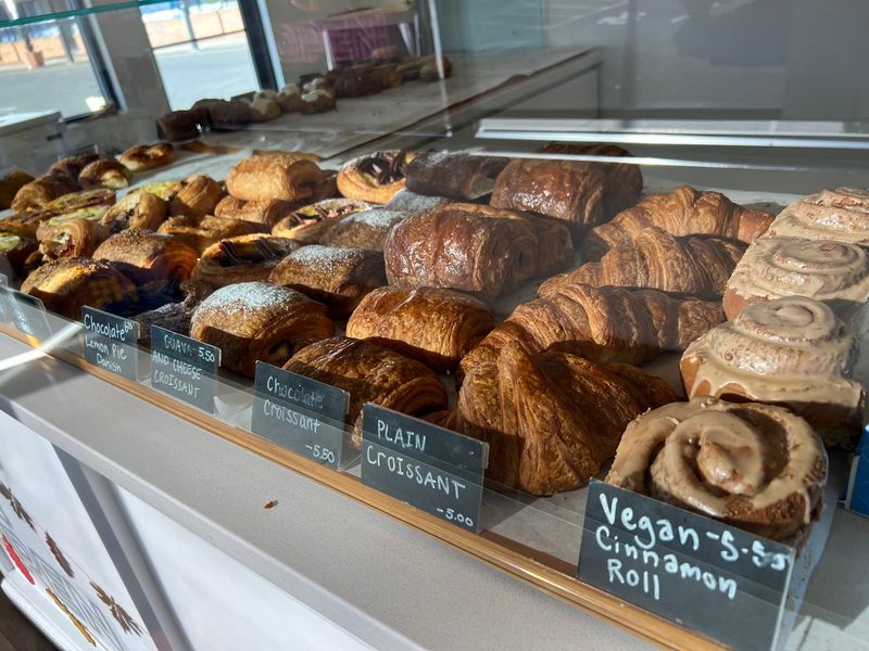 This Connecticut Bakery Is Only Open 3 Days A Week And Still Draws A Crowd - Decor Hint Limited Hours Make Timing Your Visit Important