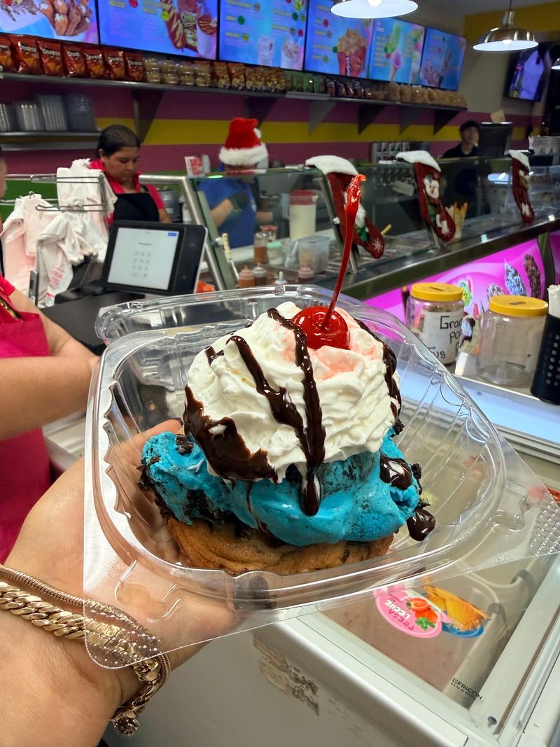 Churros, Sundaes, And Shakes Worth Sharing