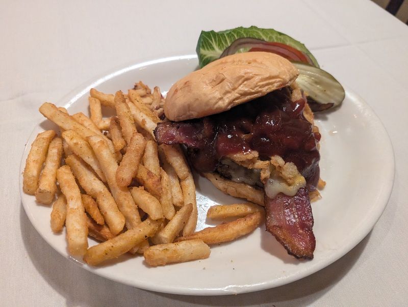 Ranchers Once Traded Cattle Here And Now This Idaho Sale Barn Serves Breakfast - Decor Hint Burgers That Earn the Wait