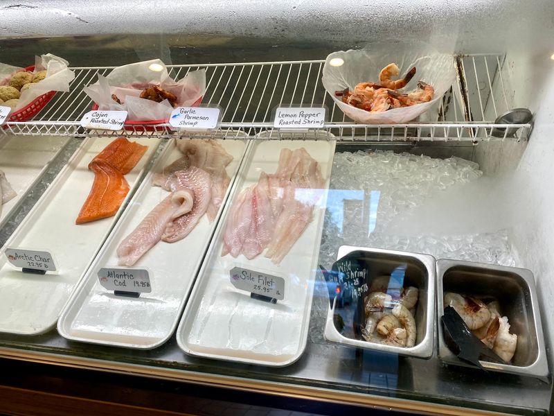 The Market Lets You Take Seafood Home