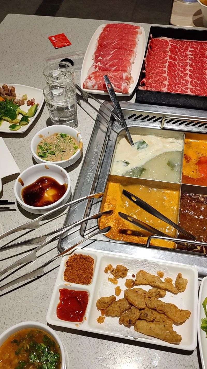 Haidilao Hot Pot Century City, Los Angeles