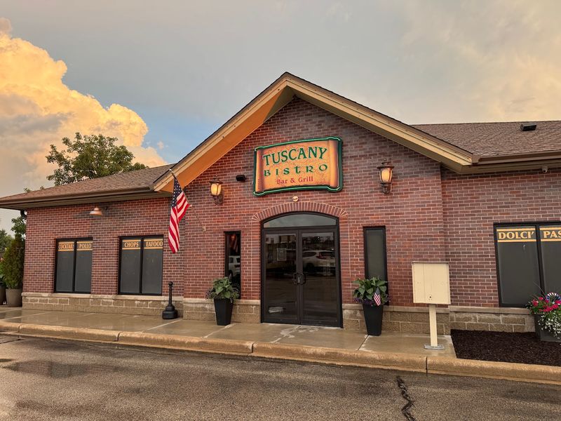 Tuscany Bistro Bar & Grill, Kenosha 