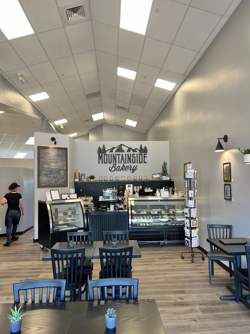 Mountainside Bakery, Evergreen