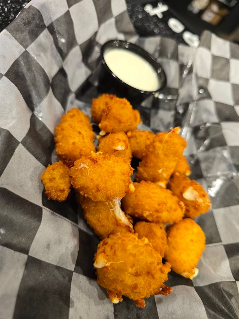 CJ'S On Main, Hartford