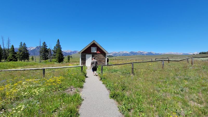 A Two-Room Cabin Has Survived Since 1909