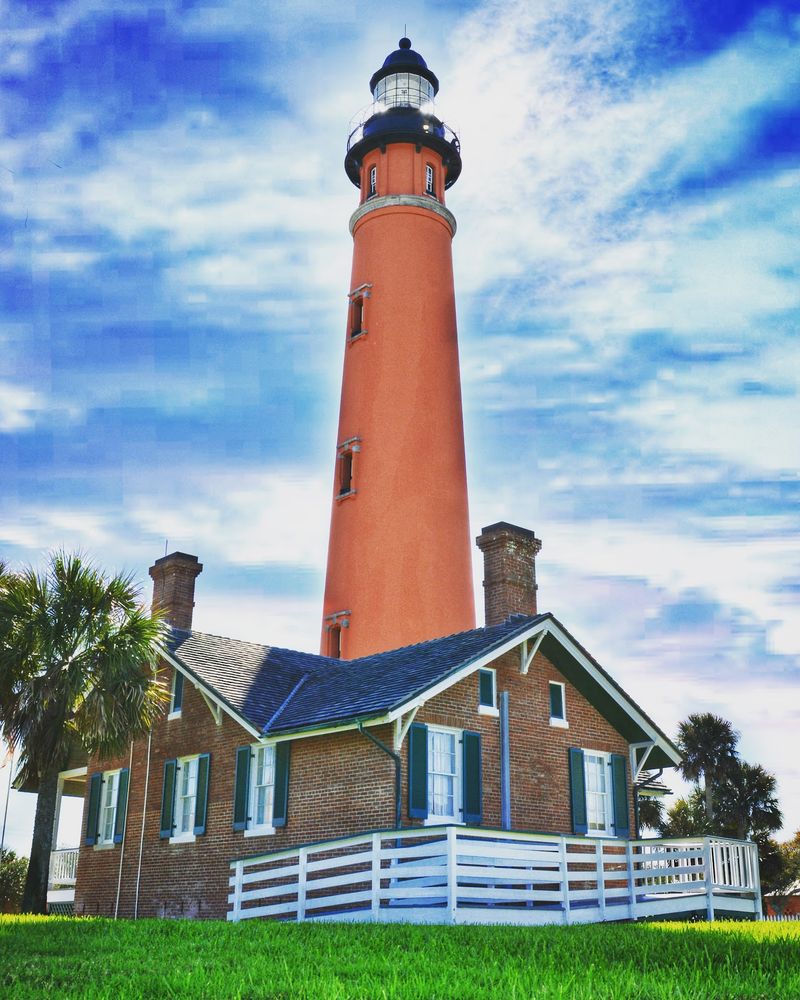 Climb These 7 Florida Lighthouses And You Finally See How The Coastline Fits Together - Decor Hint Ponce de Leon Inlet Lighthouse & Museum
