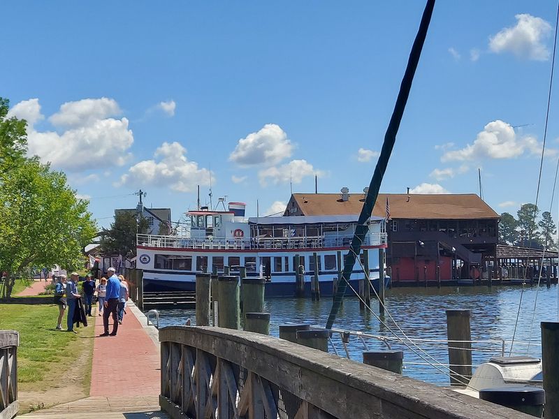 This Magical Maryland Town Looks Like It Belongs In A Fairy Tale - Decor Hint Talbot Street Shopping And Strolling