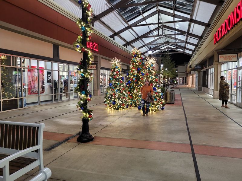 Seasonal Promotions Give Shoppers Another Reason To Check The Deals First