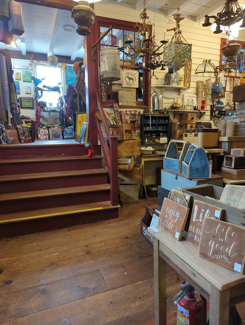 This Connecticut Antique Center Is Packed With Vintage Decor, Collectibles And Records You Can Browse For Hours - Decor Hint Record Crates Add Another Treasure Hunt