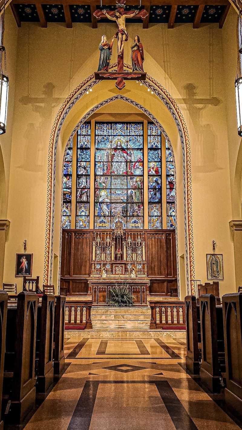 This Nebraska Chapel Was Inspired By Historic Churches In Milan, Italy - Decor Hint The Window Behind The Altar