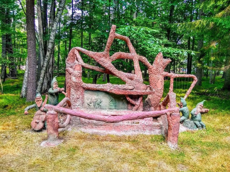 This Hauntingly Beautiful Sculpture Garden In Wisconsin Feels Like A Secret Few People Know - Decor Hint Characters Around Every Turn