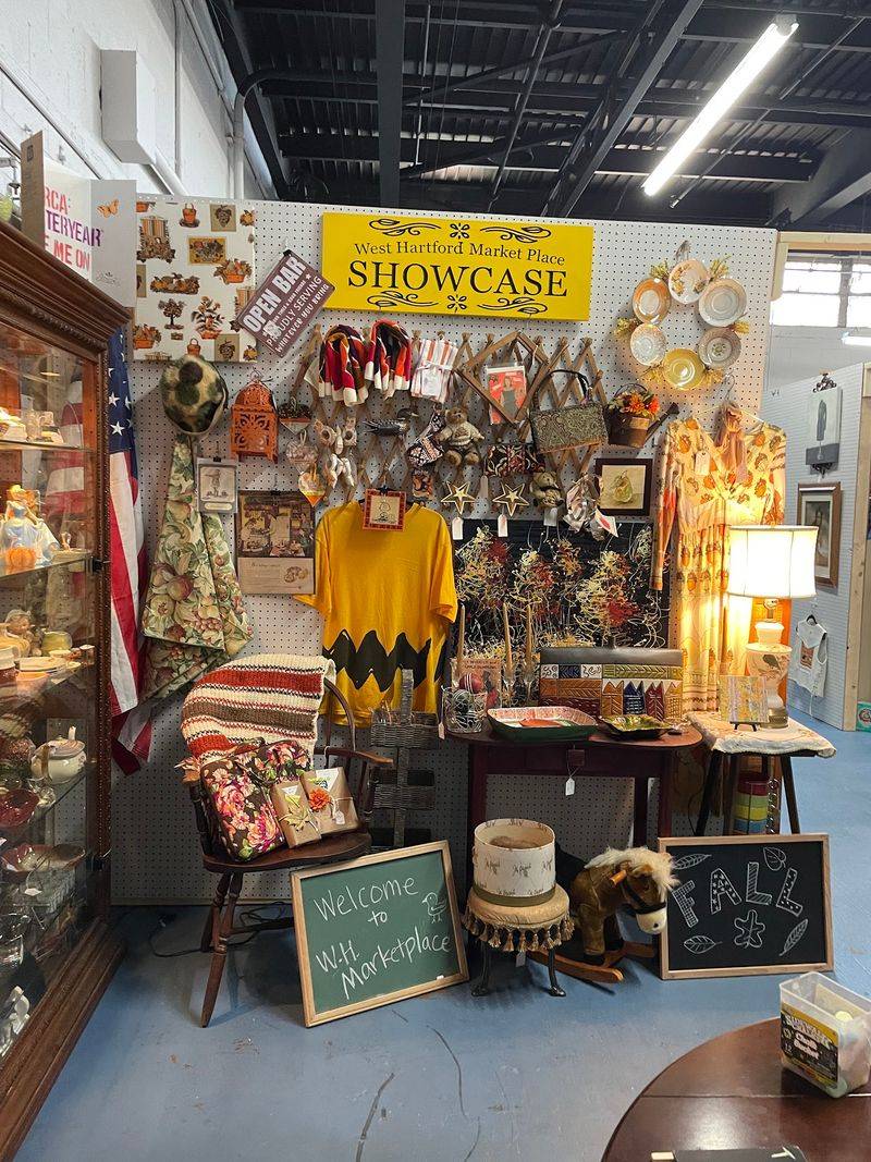 More Than 50 Vendors Fill This Connecticut Marketplace With Vintage Treasures - Decor Hint One Lap Rarely Feels Like Enough