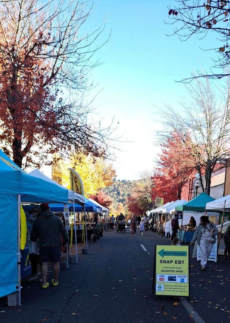 Umpqua Valley Farmers Market, Roseburg