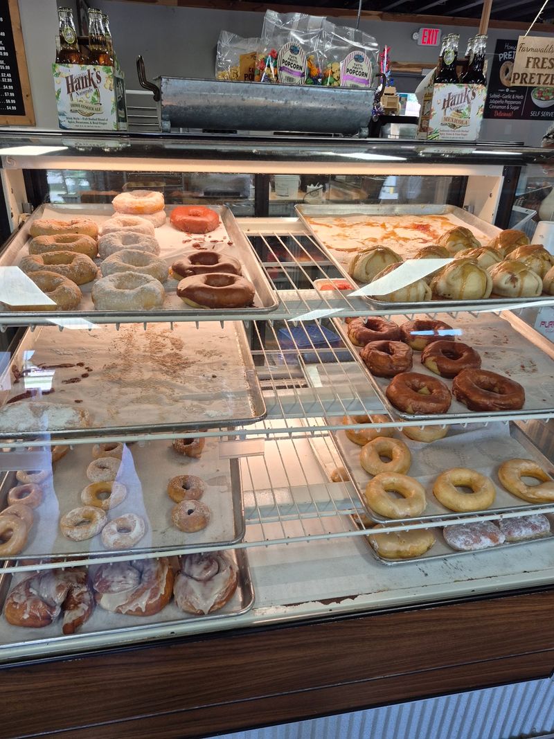 Farmwald's Dutch Bakery & Deli