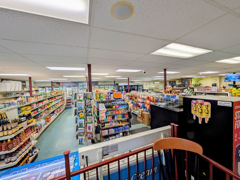 Glenwood Road Keeps It Close To Home