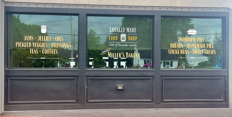 8 Amish Bakeries In Pennsylvania That Sell Out Of Whoopie Pies By Noon - Decor Hint Locally Made Food Shop, Ronks, PA