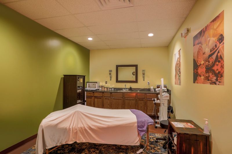 This Nebraska Spa Has A Salt Room Where You Sit And Do Absolutely Nothing - Decor Hint Hot Stones, Deep Tissue, and Everything in Between