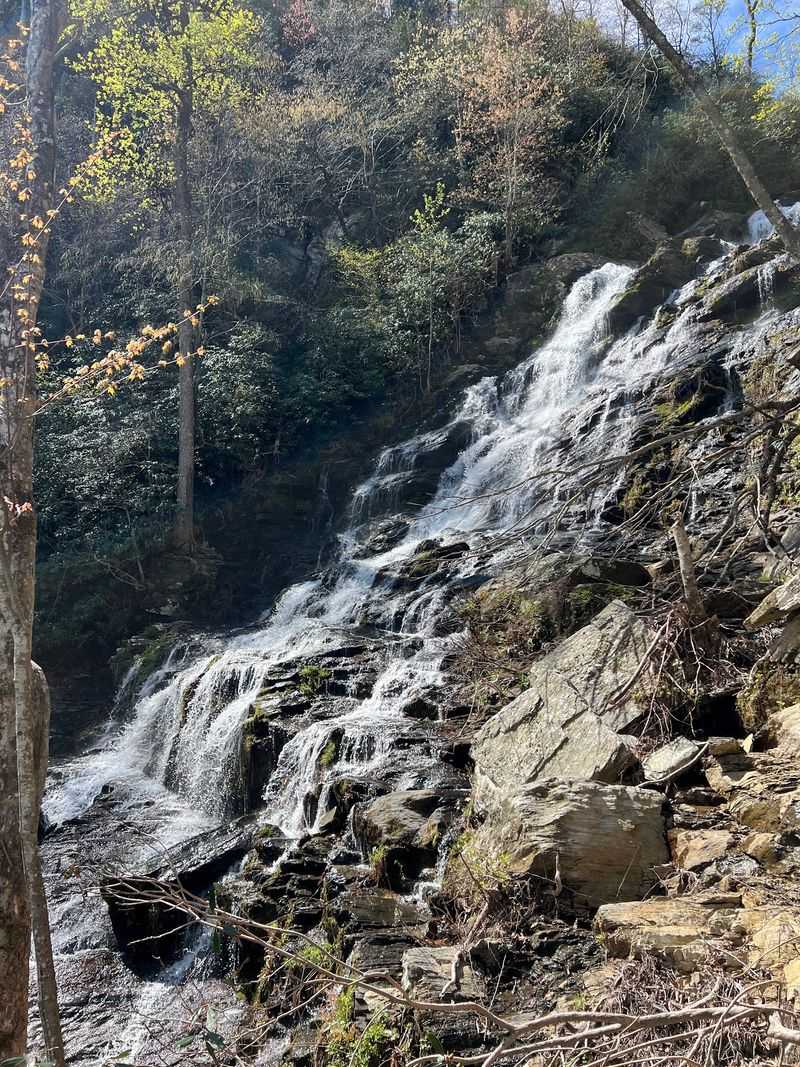 12 Dirt-Cheap Fall Day Trips In North Carolina You'Ll Want To Take This Year - Decor Hint Catawba Falls, Old Fort