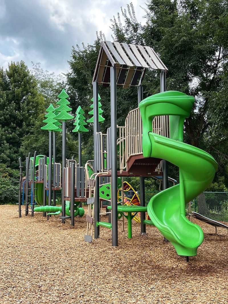 10 Kentucky Nature Playgrounds With Treehouses, Trails And Endless Adventure - Decor Hint Boone County Arboretum At Central Park