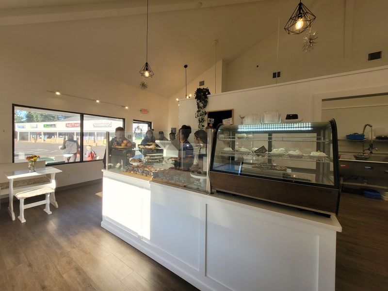 This Connecticut Bakery Is Only Open 3 Days A Week And Still Draws A Crowd - Decor Hint Seasonal Pastries Keep The Counter Changing