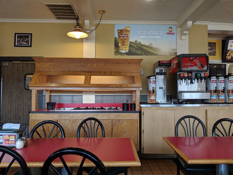 Johnny's Pizza House, Monroe