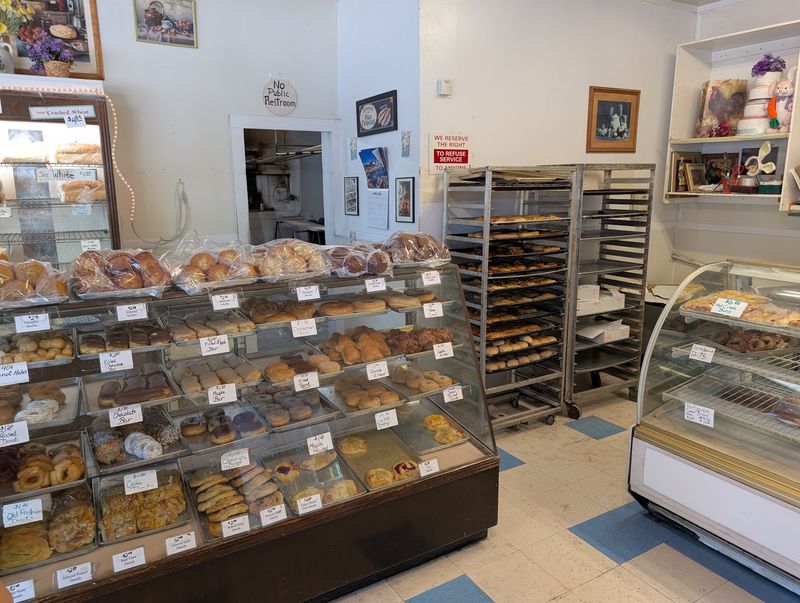 New Roma Bakery