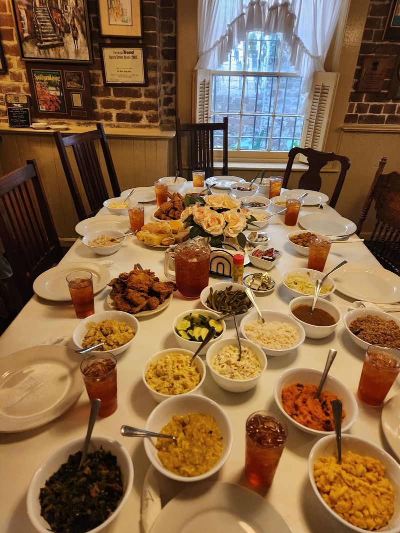 Mrs. Wilkes' Dining Room, Savannah