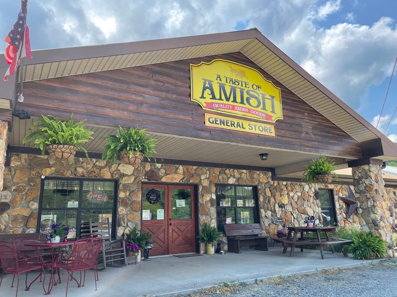 Taste Of Amish & General Store, Blue Ridge