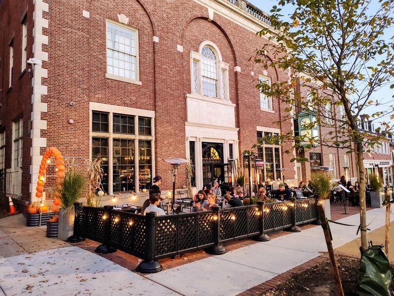 Ledger Restaurant & Bar, Salem