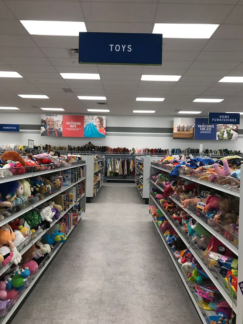 10 Massive Arizona Thrift Stores That Turn Bargain Hunting Into An All-Day Adventure - Decor Hint Deseret Industries, Gilbert