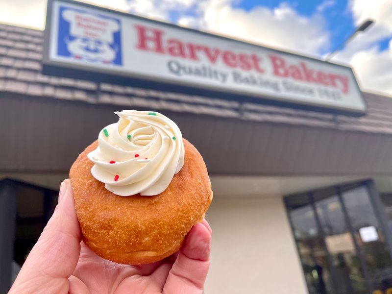 11 Vintage Connecticut Bakeries Keeping Old-School Baking Traditions Alive - Decor Hint Harvest Bakery, Bristol