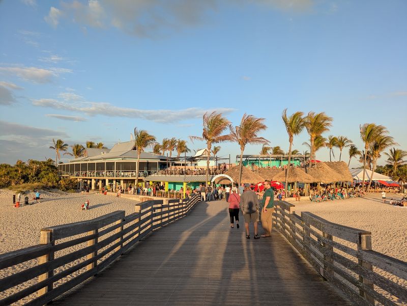 Sharky's On The Pier: Dinner Before The Sand