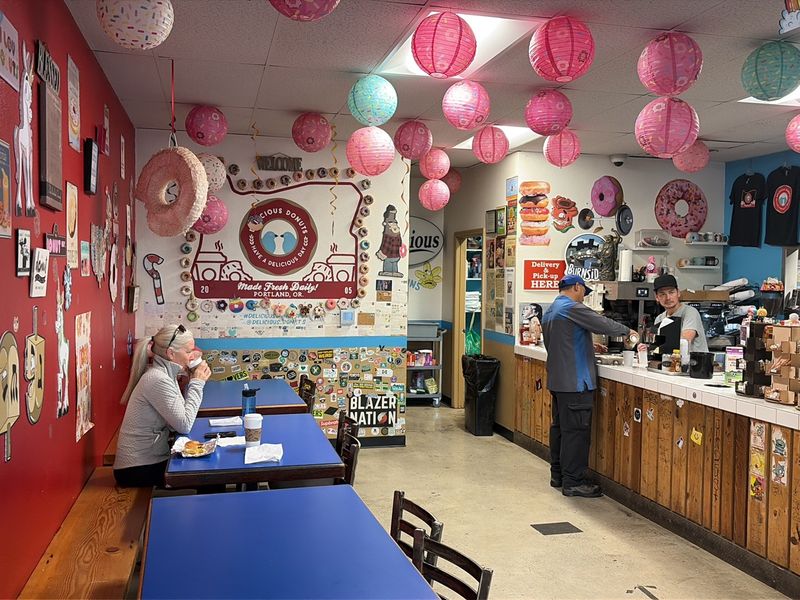 We Ranked 10 Oregon Donut Shops From Good To Surprisingly Addictive - Decor Hint Delicious Donuts