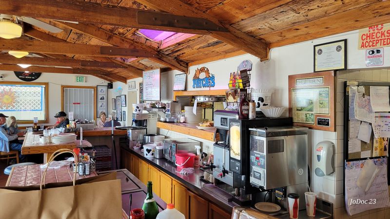 10 California's Central Coast Cafés Where Breakfast Comes With An Ocean View - Decor Hint Fat Cats Cafe, Avila Beach