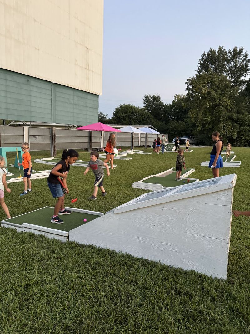 Moonlite Markets And Trunk Sales Under The Stars