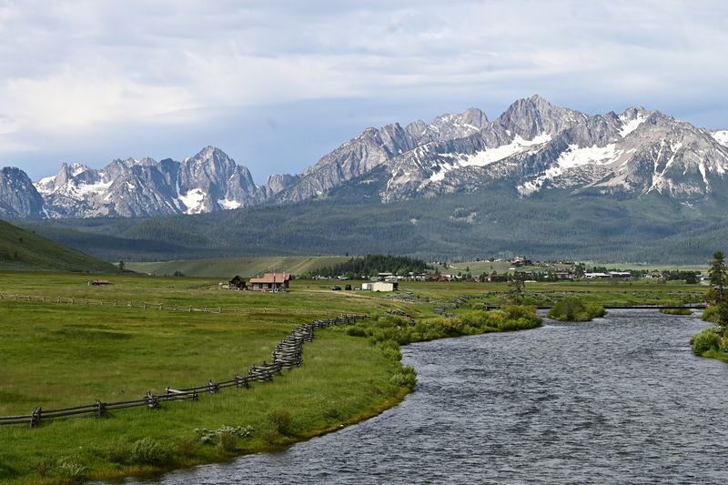 Sawtooth Peaks In The Rearview