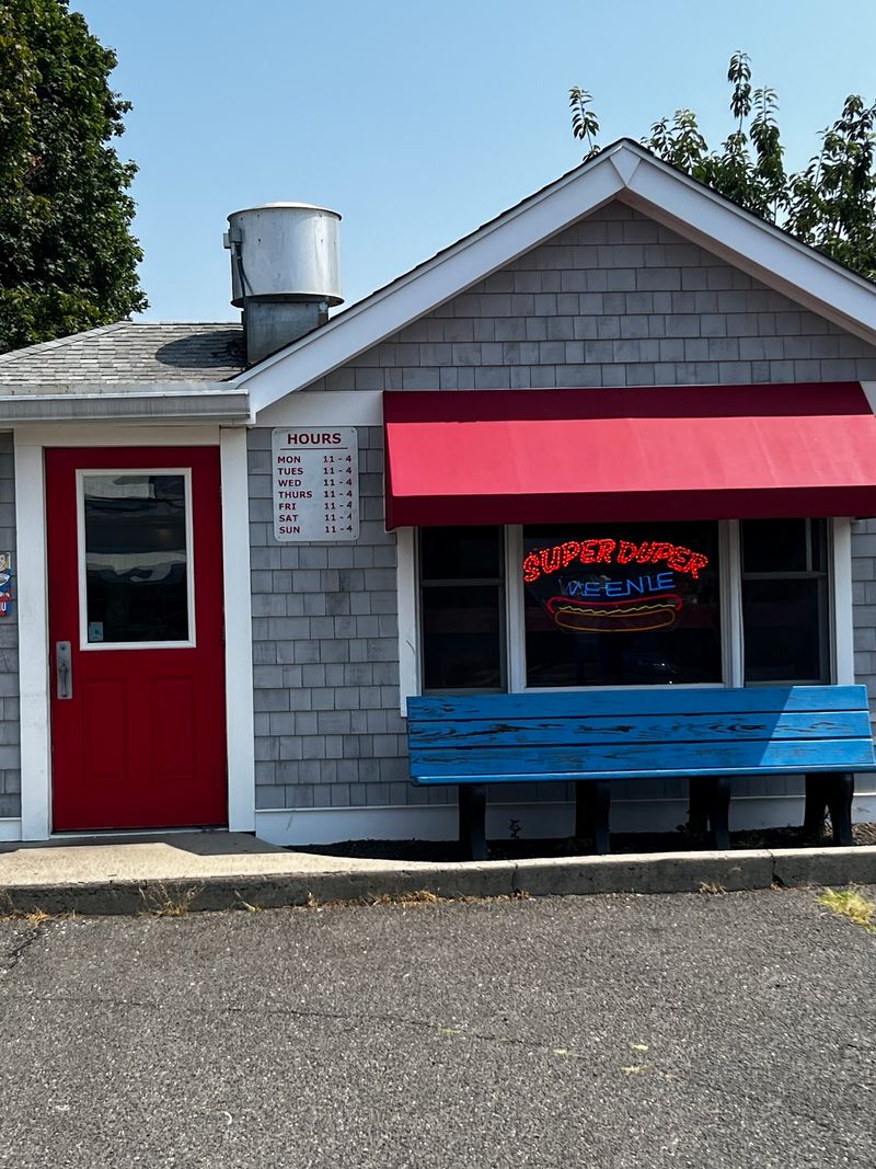 Super Duper Weenie, Fairfield