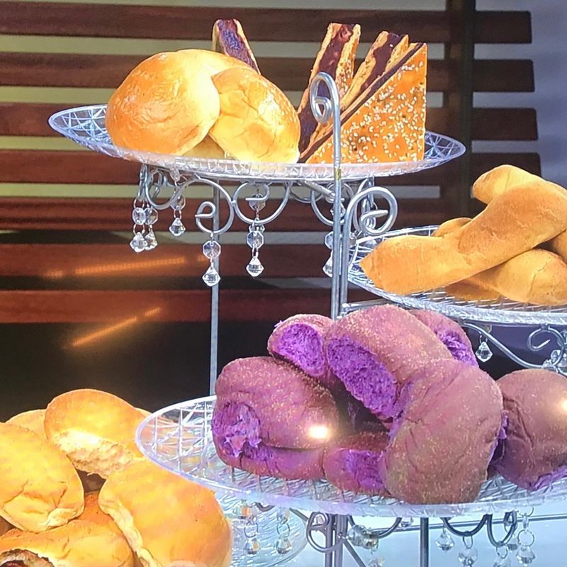 10 Fresno, California Bakeries Locals Keep Coming Back To For Fresh Bread, Pastries And Old-School Sweets - Decor Hint Bread And Butter