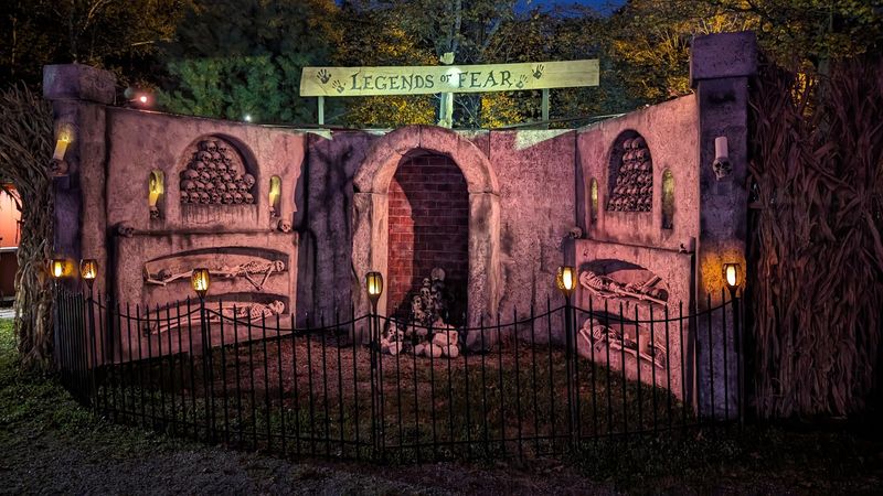 10 Connecticut Fall Bucket List Experiences Worth Clearing A Weekend For - Decor Hint Legends Of Fear