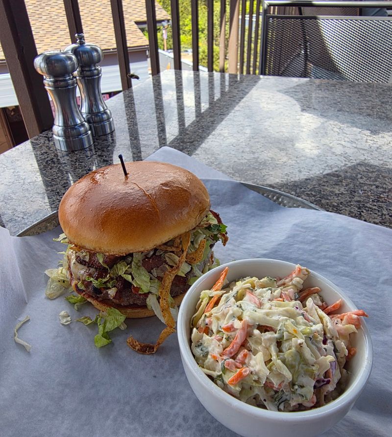 9 Must-Try Outdoor Restaurants In Arizona Where Dining Outside Steals Half The Show - Decor Hint The Hudson, Sedona