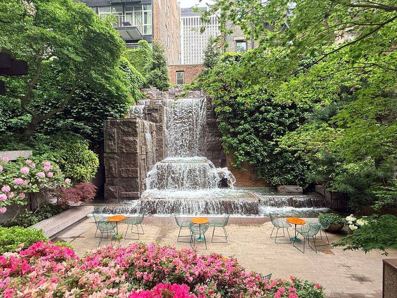 Greenacre Park, Midtown East