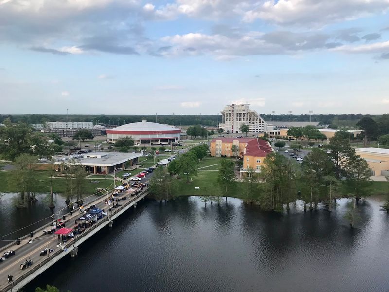 This Louisiana River Town Feels Like A Quiet Affordable Escape With Homes Under $200,000 - Decor Hint Paddling Season On The Ouachita