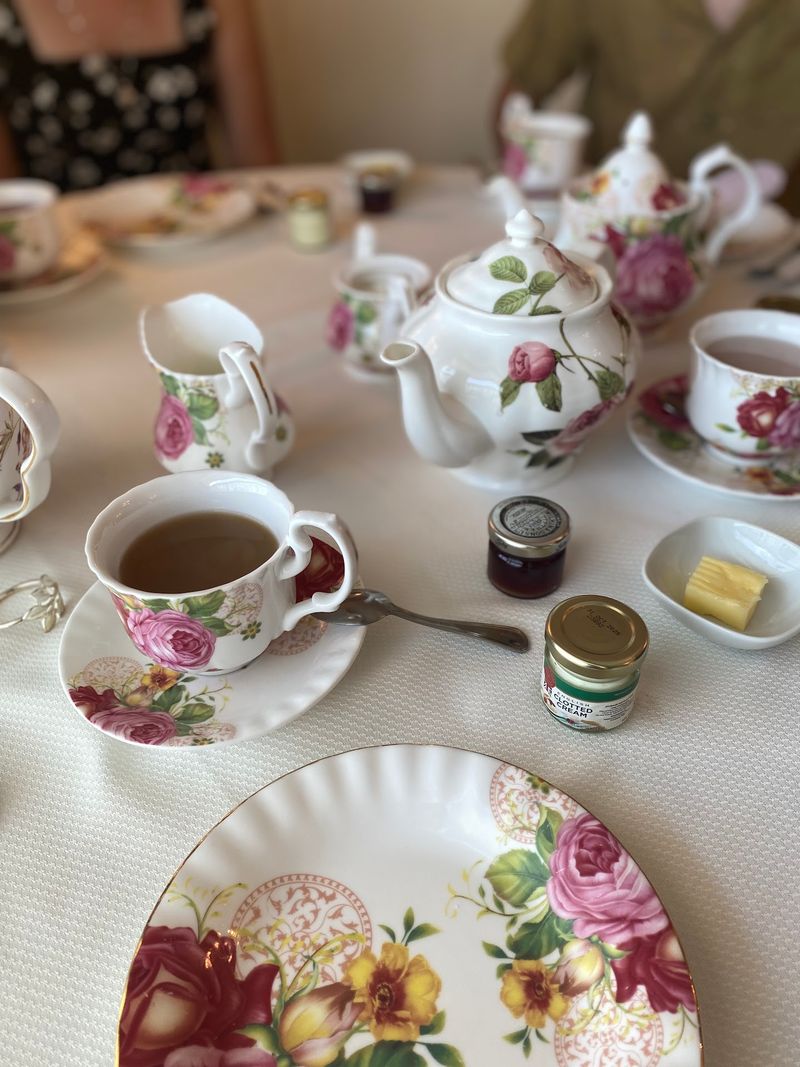 10 Places In Rhode Island Where Tea And Fresh Scones Still Feel Delightfully Old-Fashioned - Decor Hint Val’s English Tea & Pie Shop, Greenville