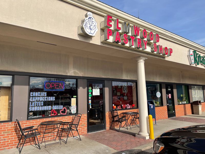 Connecticut'S Oldest Bakery Has Kept Its Recipes Secret For Generations - Decor Hint Its Neighborhood Setting Keeps The Old-School Feel Alive