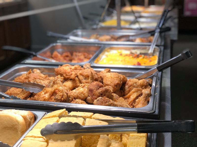 Fried Chicken, Pork Chops And Banana Pudding Fill Your Plate At This Long-Standing Florida Country Buffet - Decor Hint Golden Fried Chicken, the Anchor of the Line