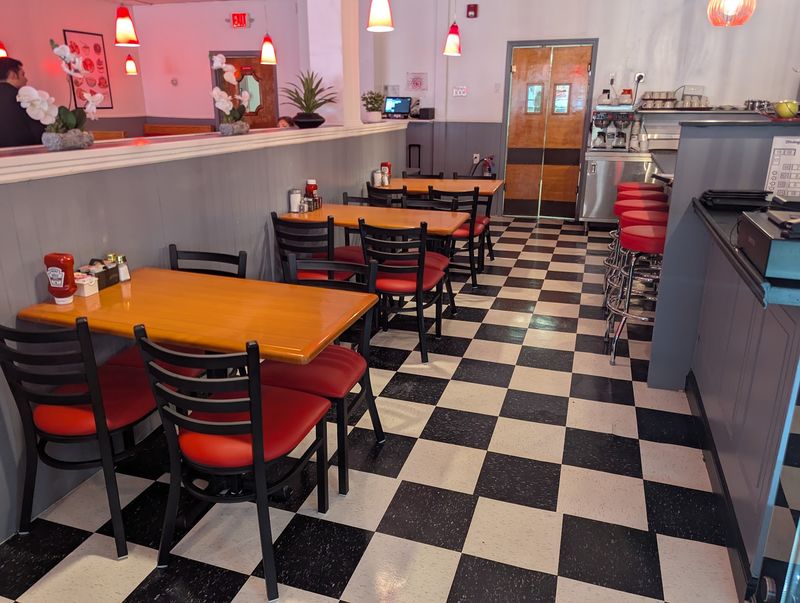 Pop’s Classic Diner, Ridgefield